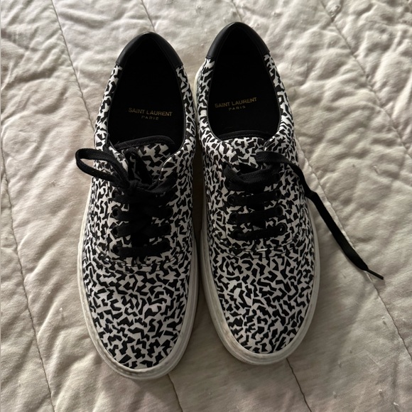 Saint Laurent Black and White Women's Sneakers - Picture 4 of 6